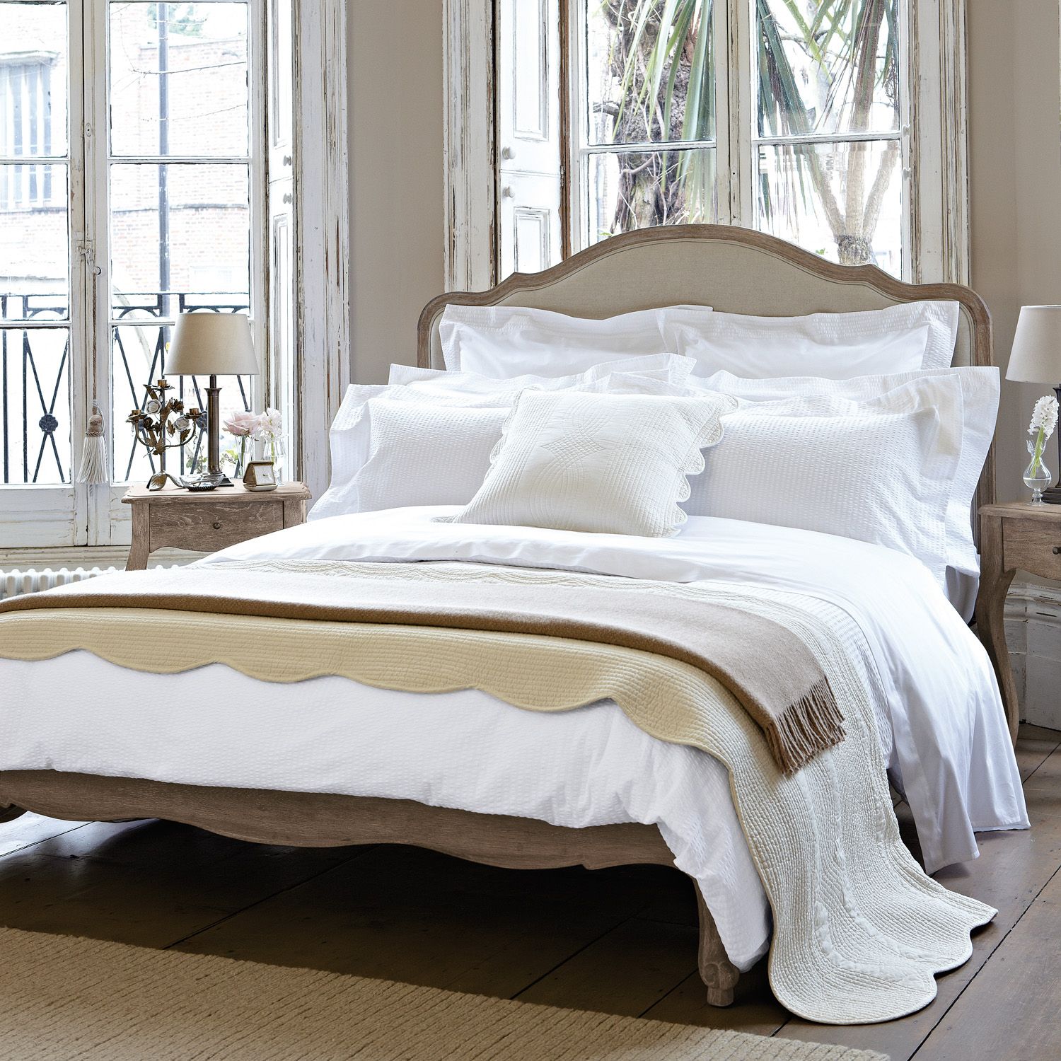 How to choose linen bedding in the UK for every season?