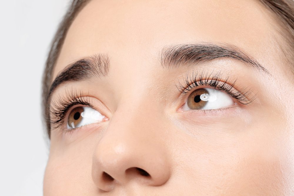 The best natural ways to grow your eyelashes
